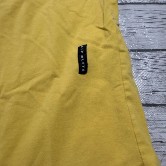 Alphalete Yellow Curved Hem T-Shirt Men’s Medium - Picture 3 of 5